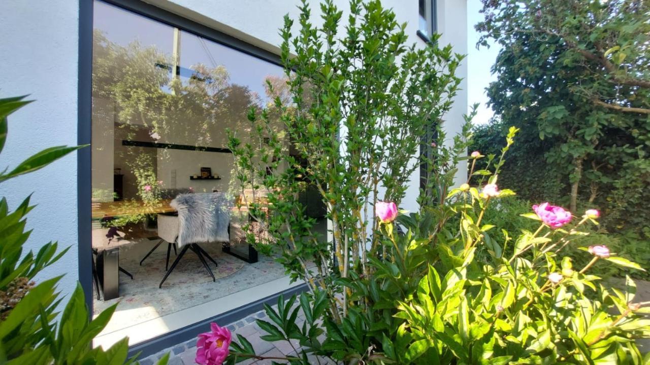 Adenauer Zwoelf - Das 5 Sterne Ferienhaus Mit Sauna Und Garten Am Eifelsteig Kerpen  Bagian luar foto