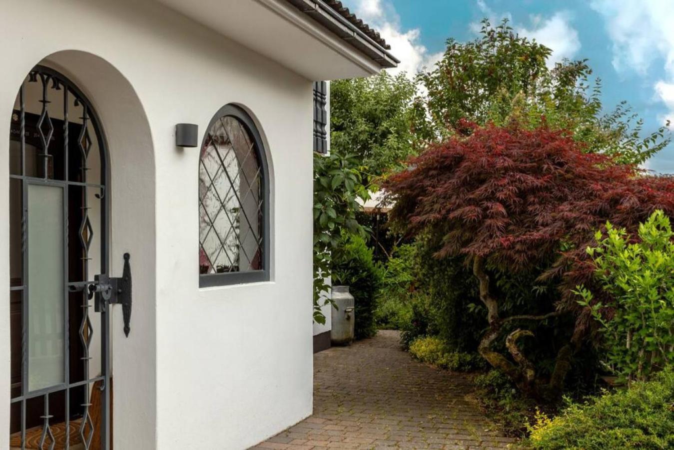 Adenauer Zwoelf - Das 5 Sterne Ferienhaus Mit Sauna Und Garten Am Eifelsteig Kerpen  Bagian luar foto